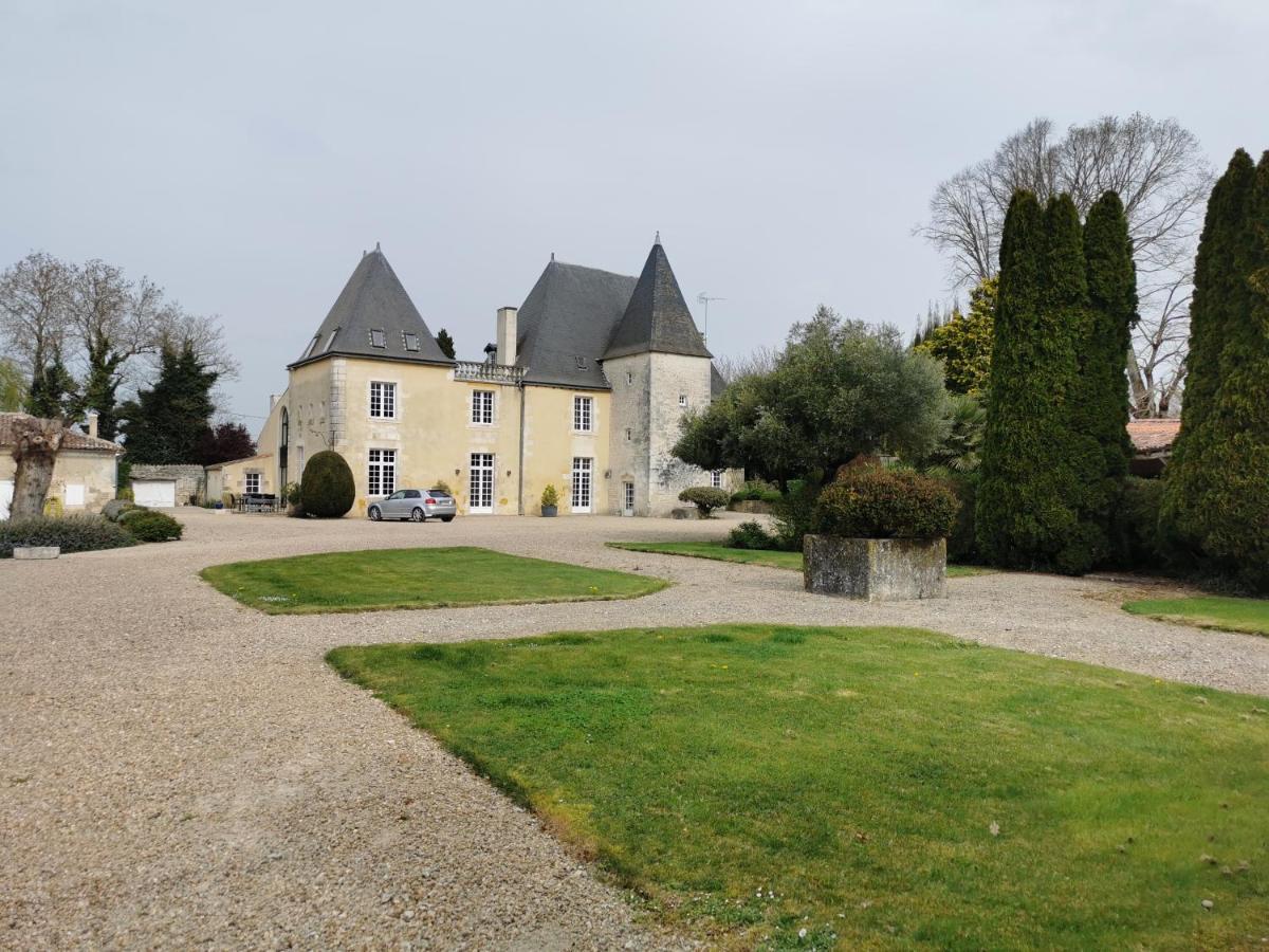 Chateau De La Vallade Saint-Porchaire ภายนอก รูปภาพ
