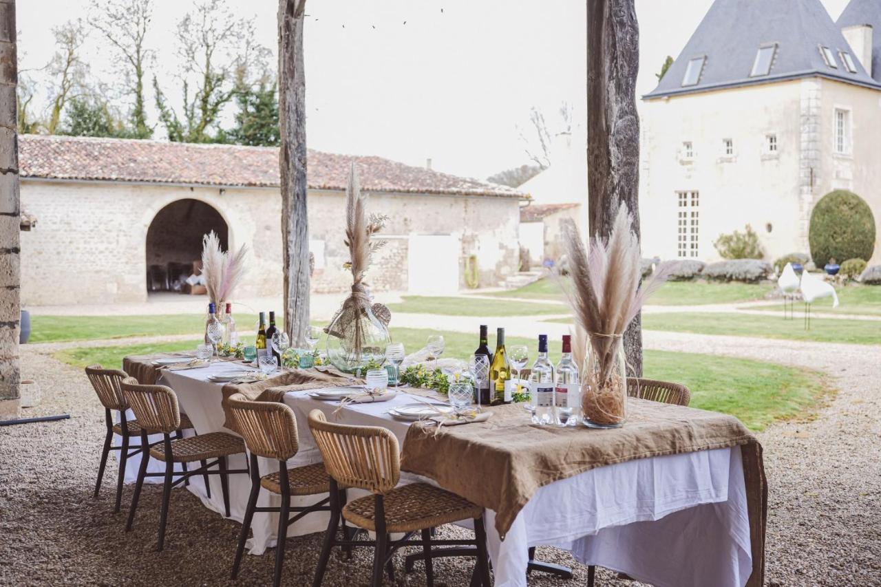 Chateau De La Vallade Saint-Porchaire ภายนอก รูปภาพ