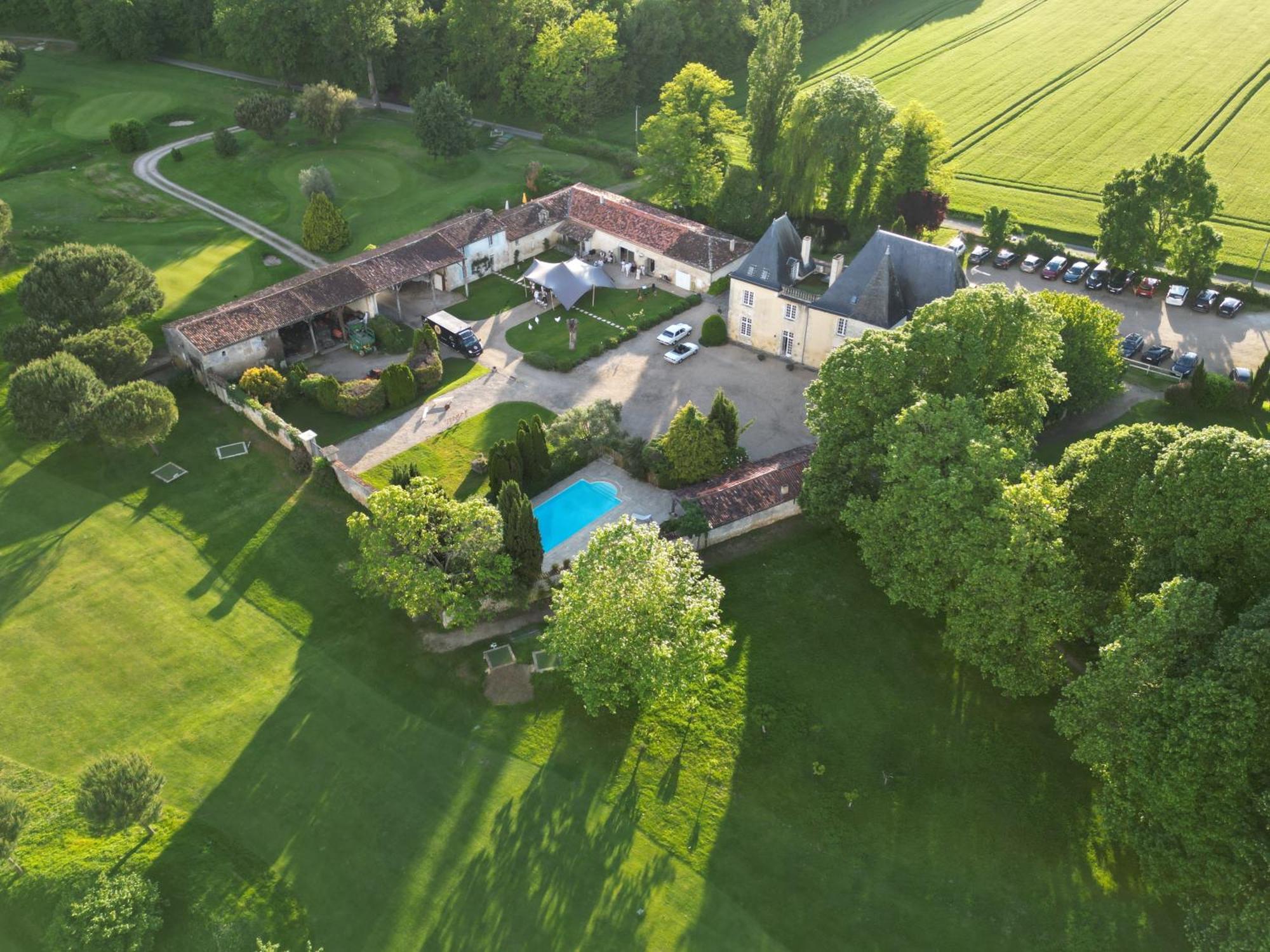 Chateau De La Vallade Saint-Porchaire ภายนอก รูปภาพ